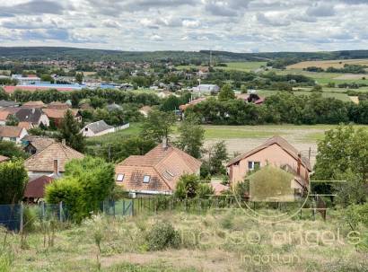 Panorámás építési telek eladó