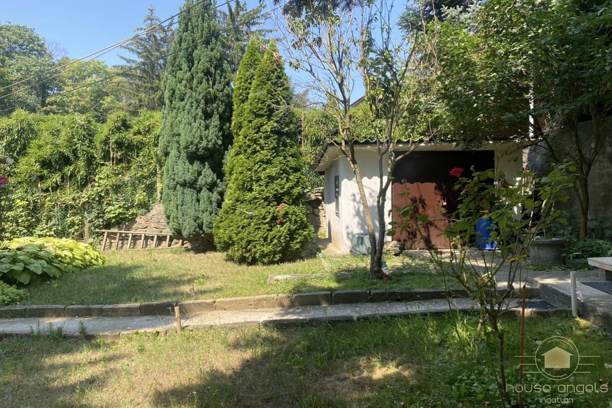 Óbuda legfelkapottabb részén családi ház eladó közel 900 nm-es telken