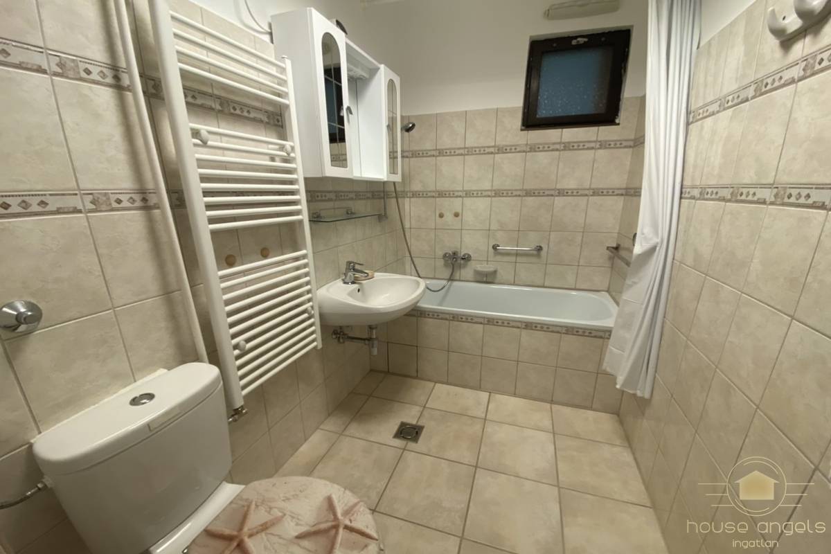 Óbuda legfelkapottabb részén családi ház eladó közel 900 nm-es telken