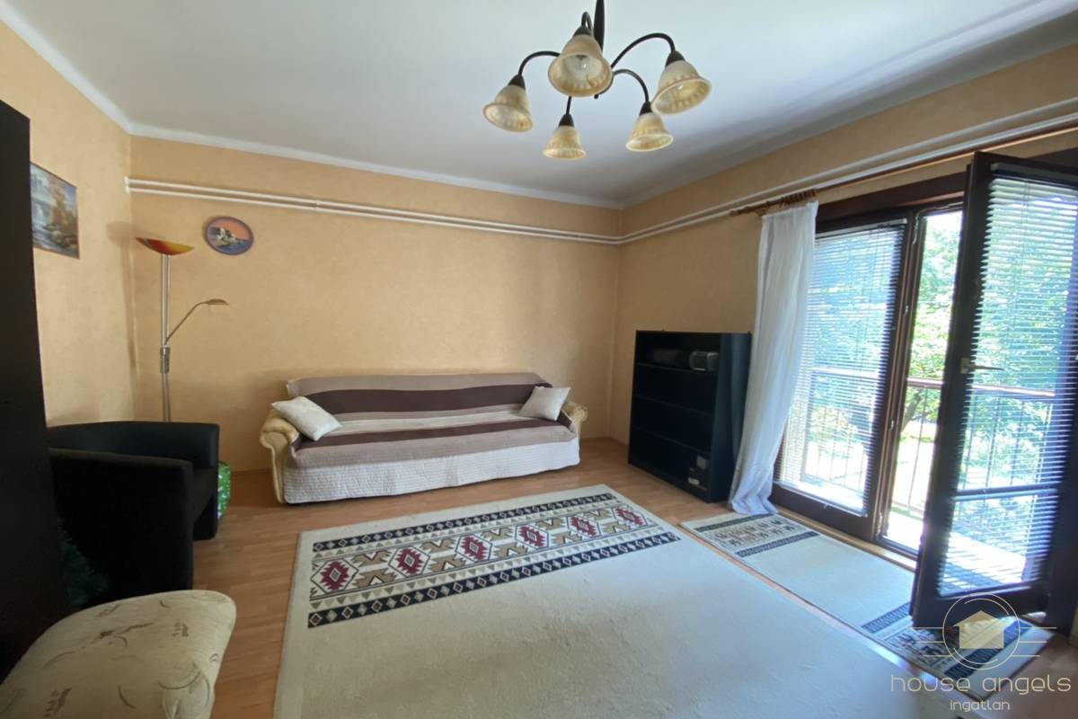 Óbuda legfelkapottabb részén családi ház eladó közel 900 nm-es telken