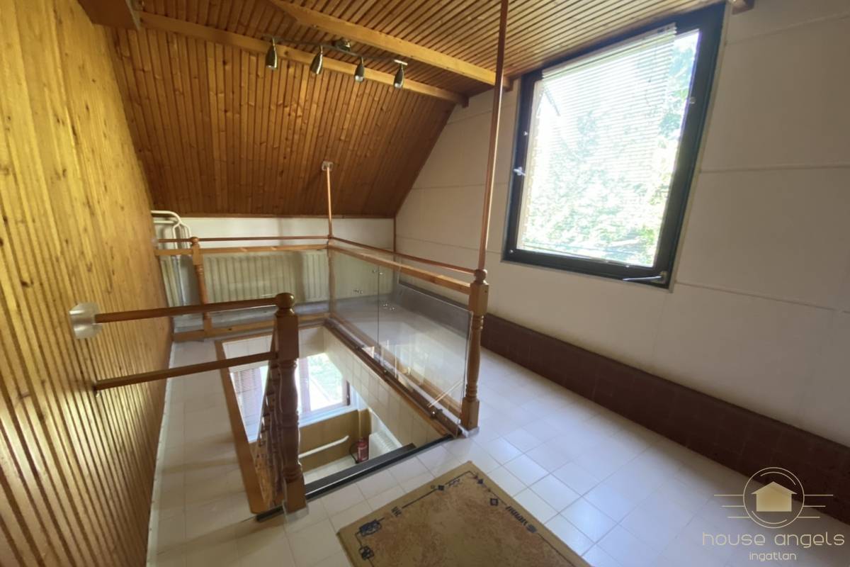 Óbuda legfelkapottabb részén családi ház eladó közel 900 nm-es telken