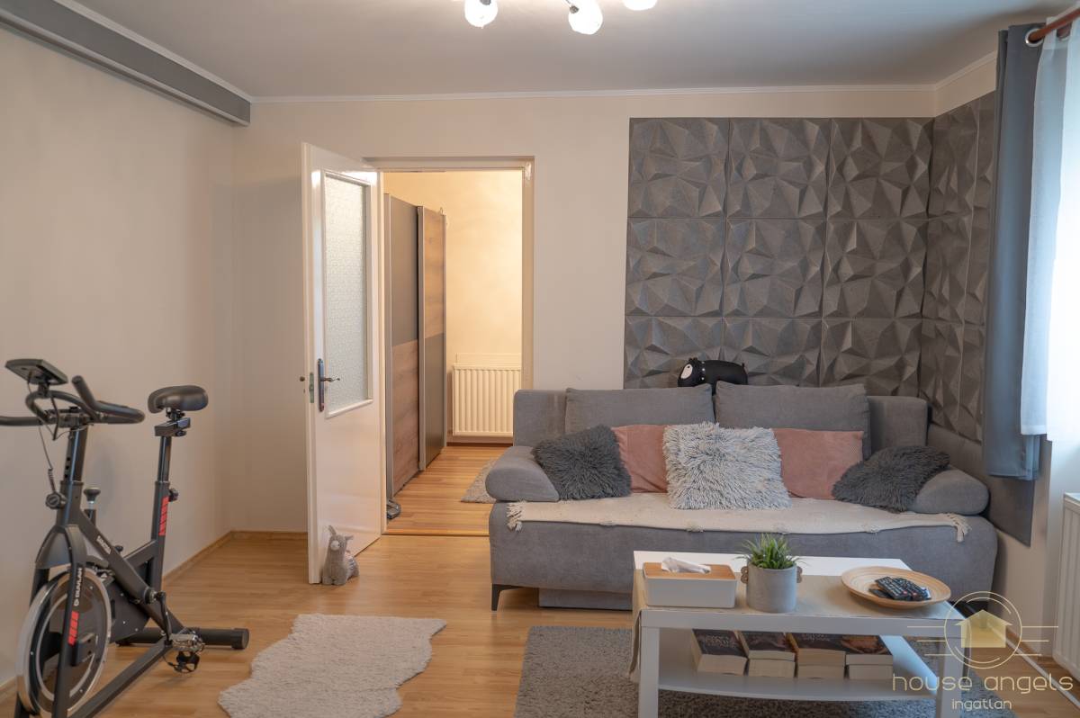 Óbuda legfelkapottabb részén családi ház eladó közel 900 nm-es telken