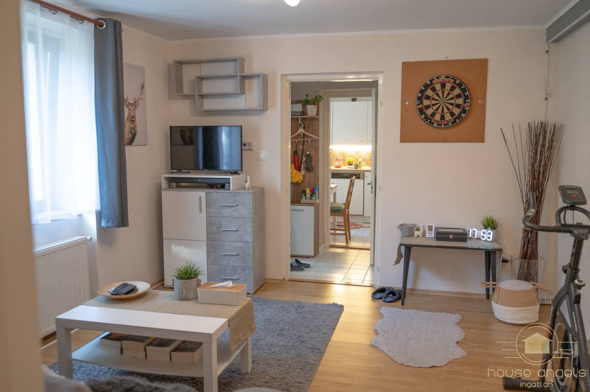 Óbuda legfelkapottabb részén családi ház eladó közel 900 nm-es telken