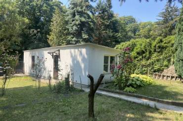 Óbuda legfelkapottabb részén családi ház eladó közel 900 nm-es telken