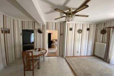 Óbuda legfelkapottabb részén családi ház eladó közel 900 nm-es telken