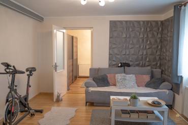 Óbuda legfelkapottabb részén családi ház eladó közel 900 nm-es telken