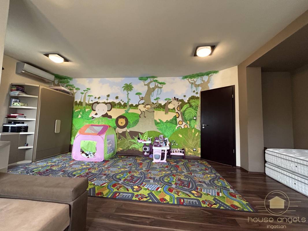 Luxus családi ház eladó a kerület szívében