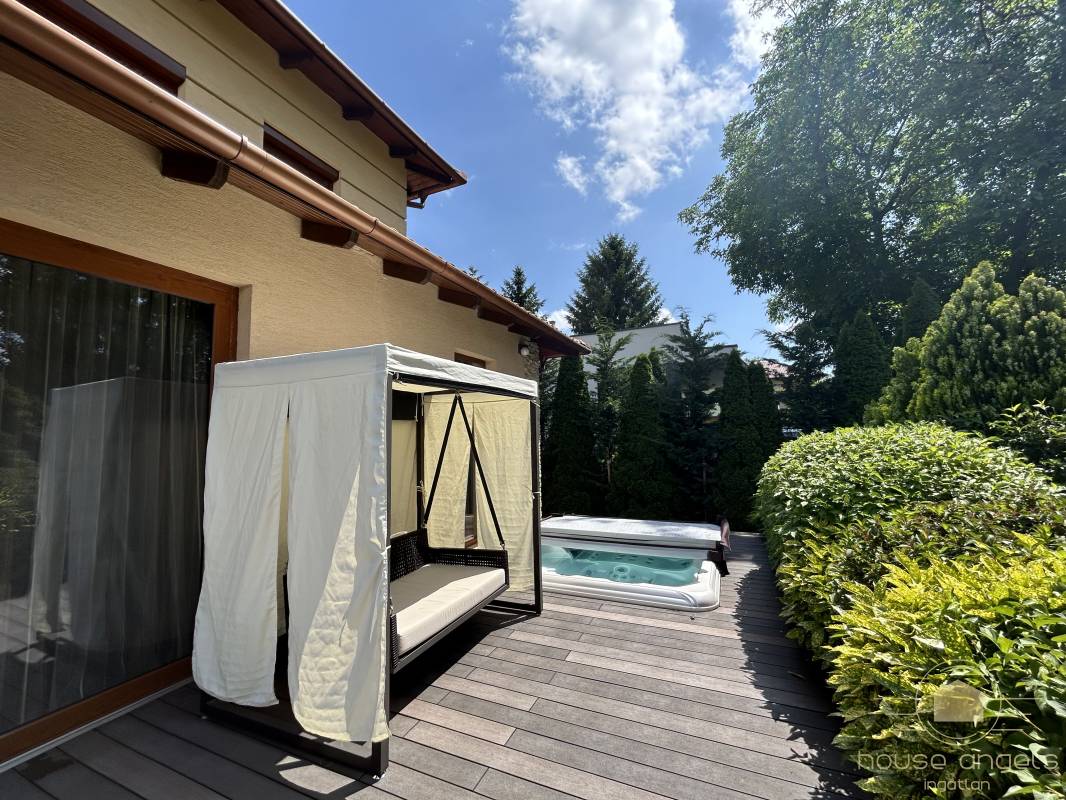 Luxus családi ház eladó a kerület szívében