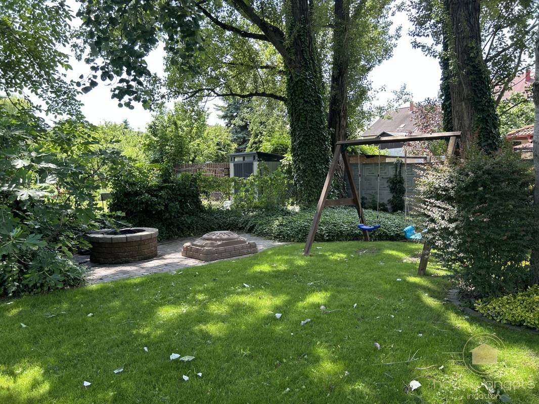 Luxus családi ház eladó a kerület szívében