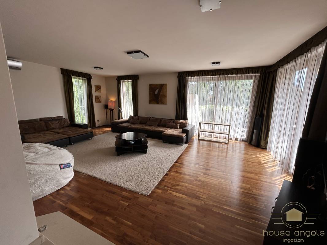 Luxus családi ház eladó a kerület szívében