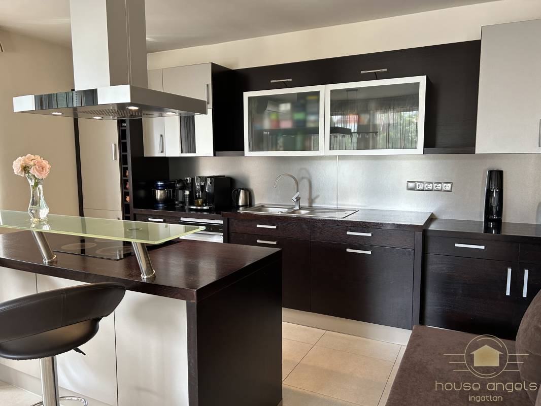 Luxus családi ház eladó a kerület szívében