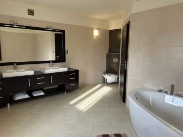 Luxus családi ház eladó a kerület szívében