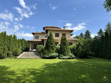 Luxus családi ház eladó a kerület szívében