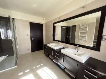 Luxus családi ház eladó a kerület szívében