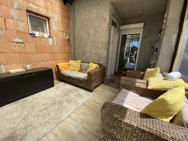 Eladó egy garázsos, részben felújított önálló családi ház a XVIII. kerületben Eladó egy garázsos, részben felújított önálló családi ház a XVIII. kerületben