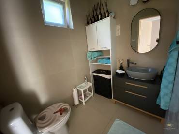 Eladó egy garázsos, részben felújított önálló családi ház a XVIII. kerületben Eladó egy garázsos, részben felújított önálló családi ház a XVIII. kerületben