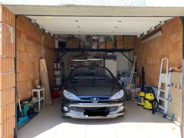 Eladó egy garázsos, részben felújított önálló családi ház a XVIII. kerületben Eladó egy garázsos, részben felújított önálló családi ház a XVIII. kerületben