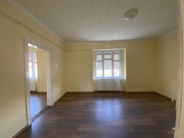 Eladó önálló családi ház nagy telekkel Pécel központi részén