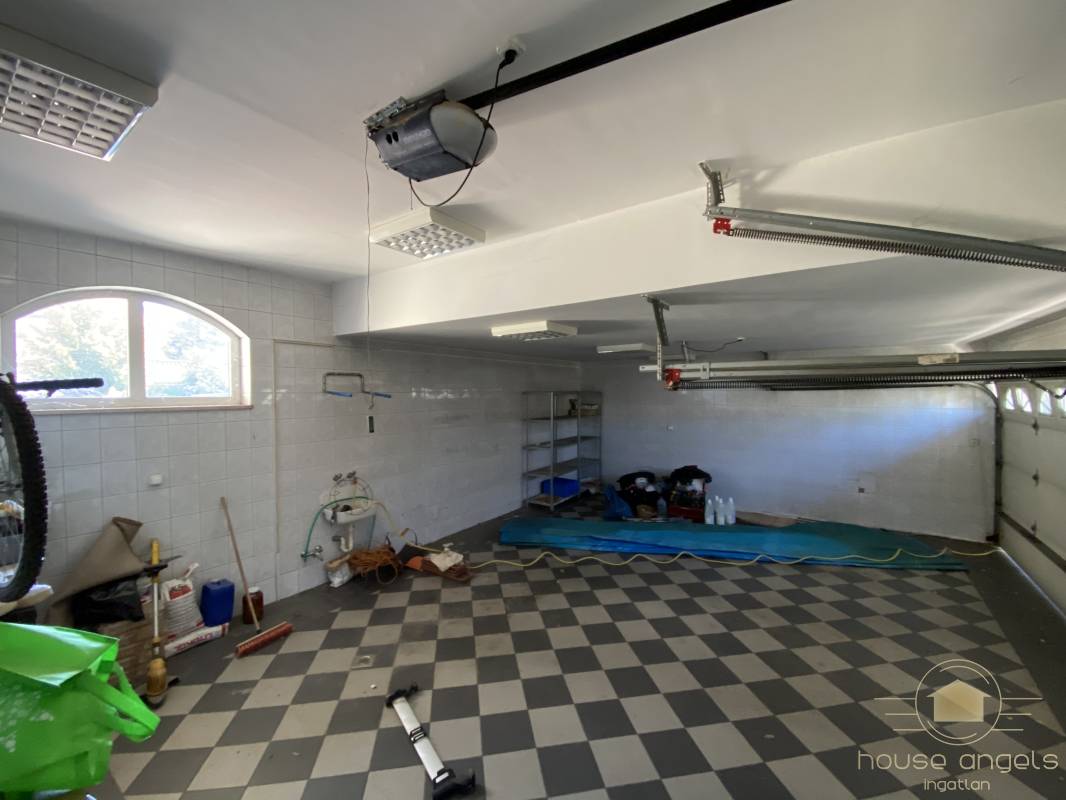 Mesés luxusingatlan eladó Akadémiaújtelen, a számozott utcákban