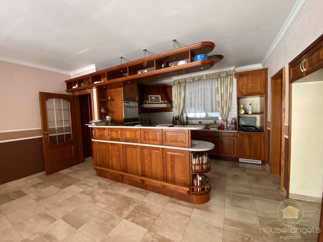 Mesés luxusingatlan eladó Akadémiaújtelen, a számozott utcákban