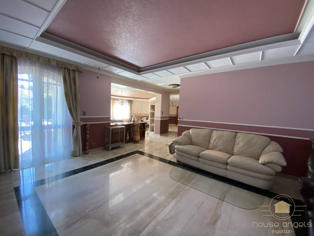 Mesés luxusingatlan eladó Akadémiaújtelen, a számozott utcákban