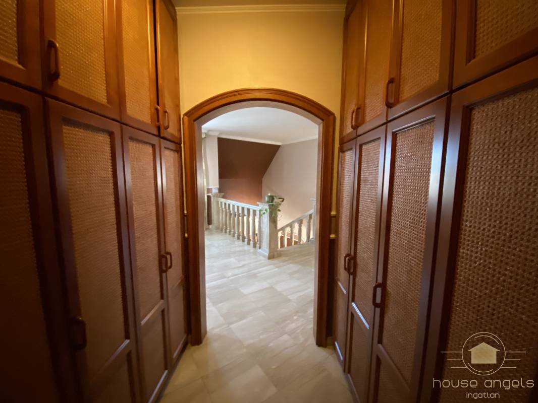 Mesés luxusingatlan eladó Akadémiaújtelen, a számozott utcákban