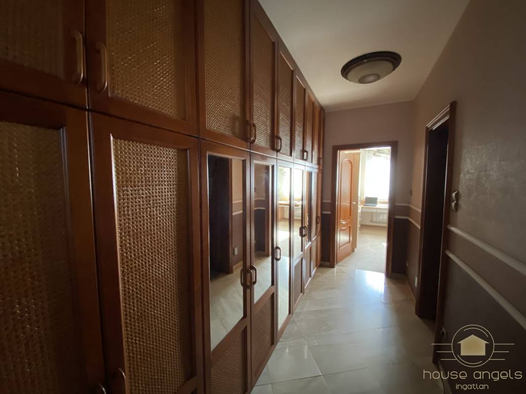 Mesés luxusingatlan eladó Akadémiaújtelen, a számozott utcákban