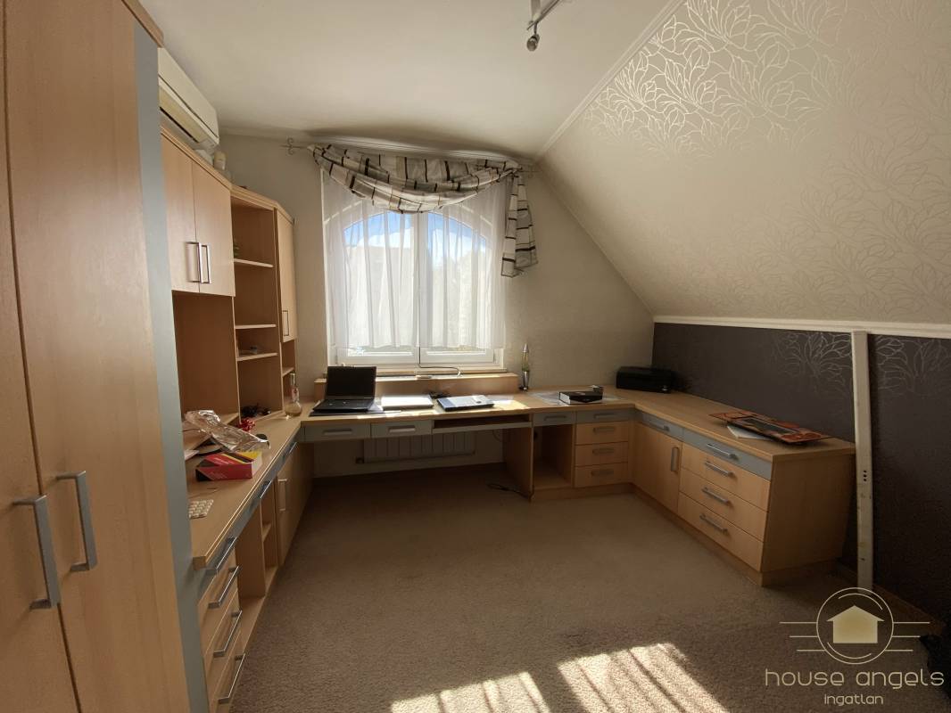 Mesés luxusingatlan eladó Akadémiaújtelen, a számozott utcákban