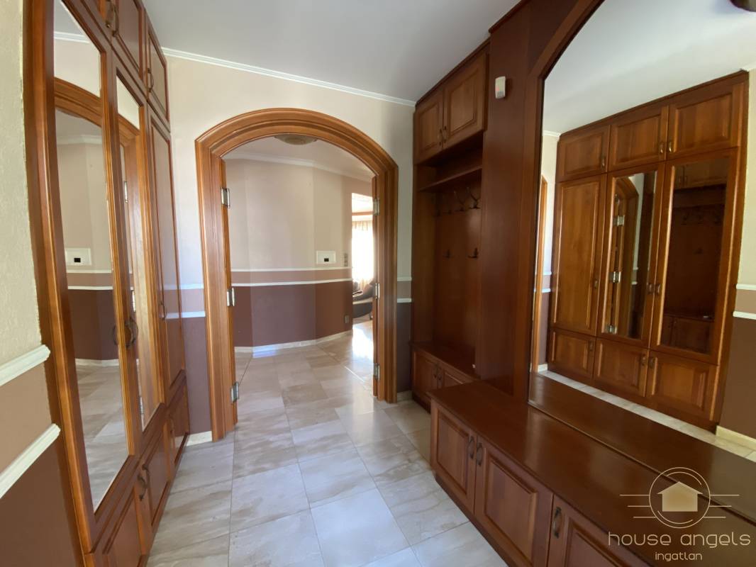 Mesés luxusingatlan eladó Akadémiaújtelen, a számozott utcákban