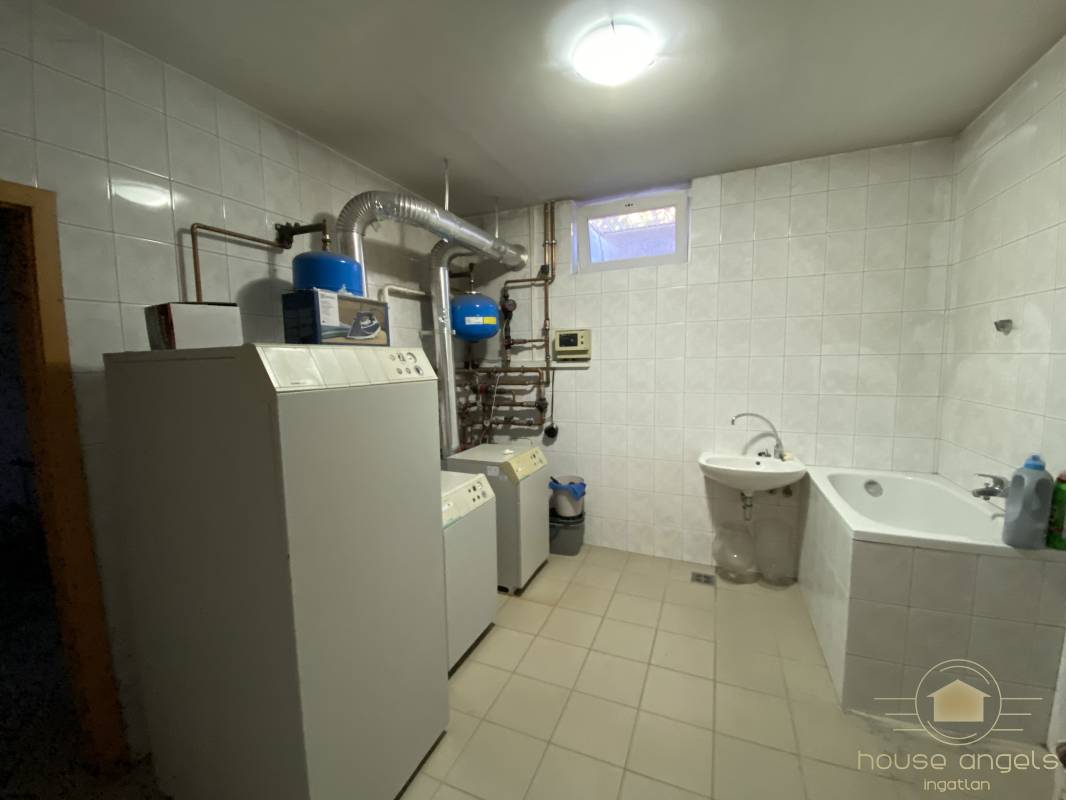 Mesés luxusingatlan eladó Akadémiaújtelen, a számozott utcákban