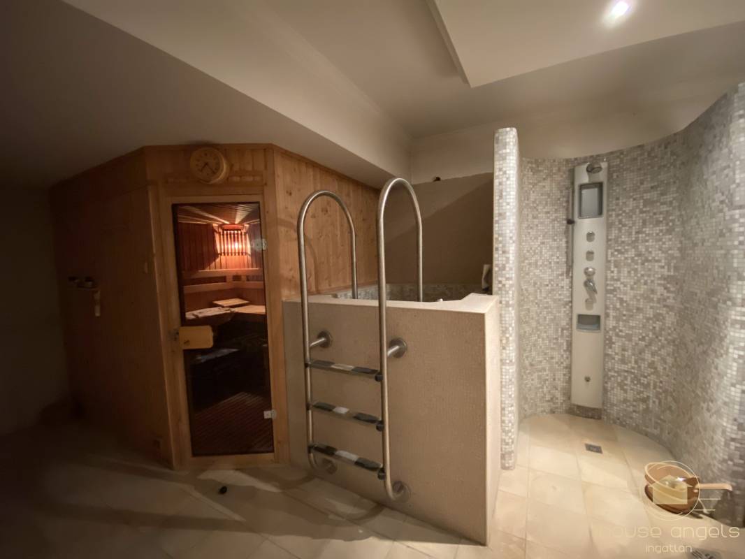 Mesés luxusingatlan eladó Akadémiaújtelen, a számozott utcákban