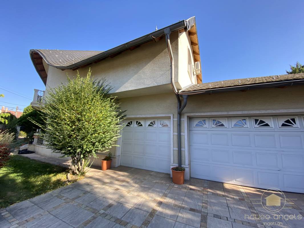 Mesés luxusingatlan eladó Akadémiaújtelen, a számozott utcákban