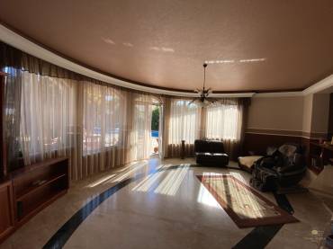 Mesés luxusingatlan eladó Akadémiaújtelen, a számozott utcákban