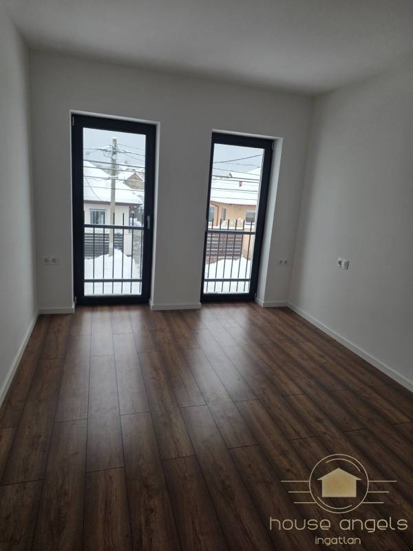 Belső kétszintes, liftes modern luxusház eladó Vecsésen