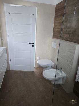 Belső kétszintes, liftes modern luxusház eladó Vecsésen