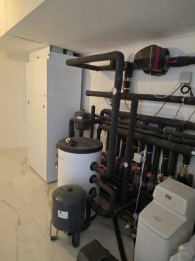 Belső kétszintes, liftes modern luxusház eladó Vecsésen