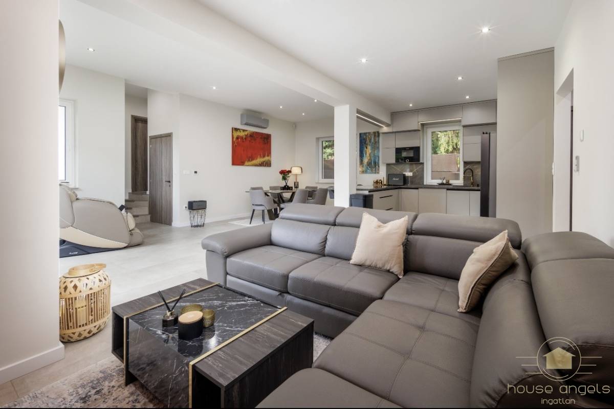 Meseszép luxusingatlan eladó a XVII. kerület Ecserhez közel eső részén