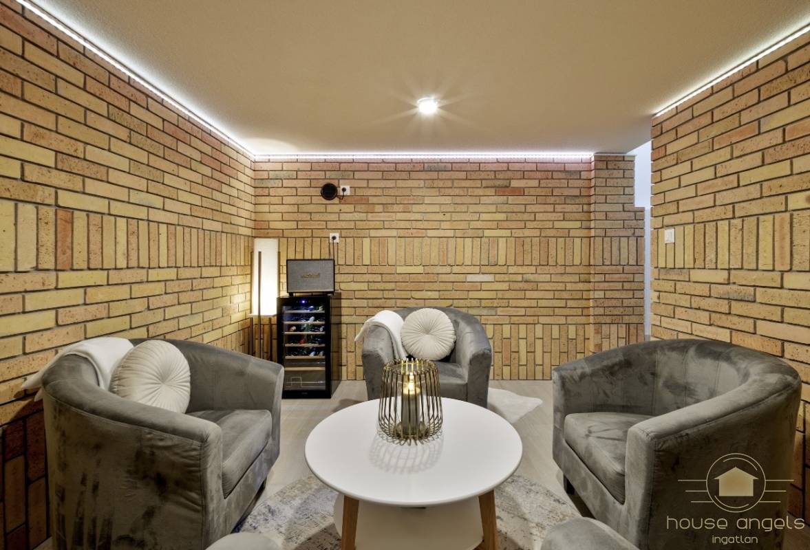 Meseszép luxusingatlan eladó a XVII. kerület Ecserhez közel eső részén