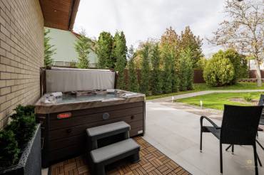 Meseszép luxusingatlan eladó a XVII. kerület Ecserhez közel eső részén