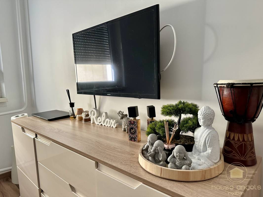 Gyönyörűen felújított 2 szobás lakás eladó az Újlak utcában