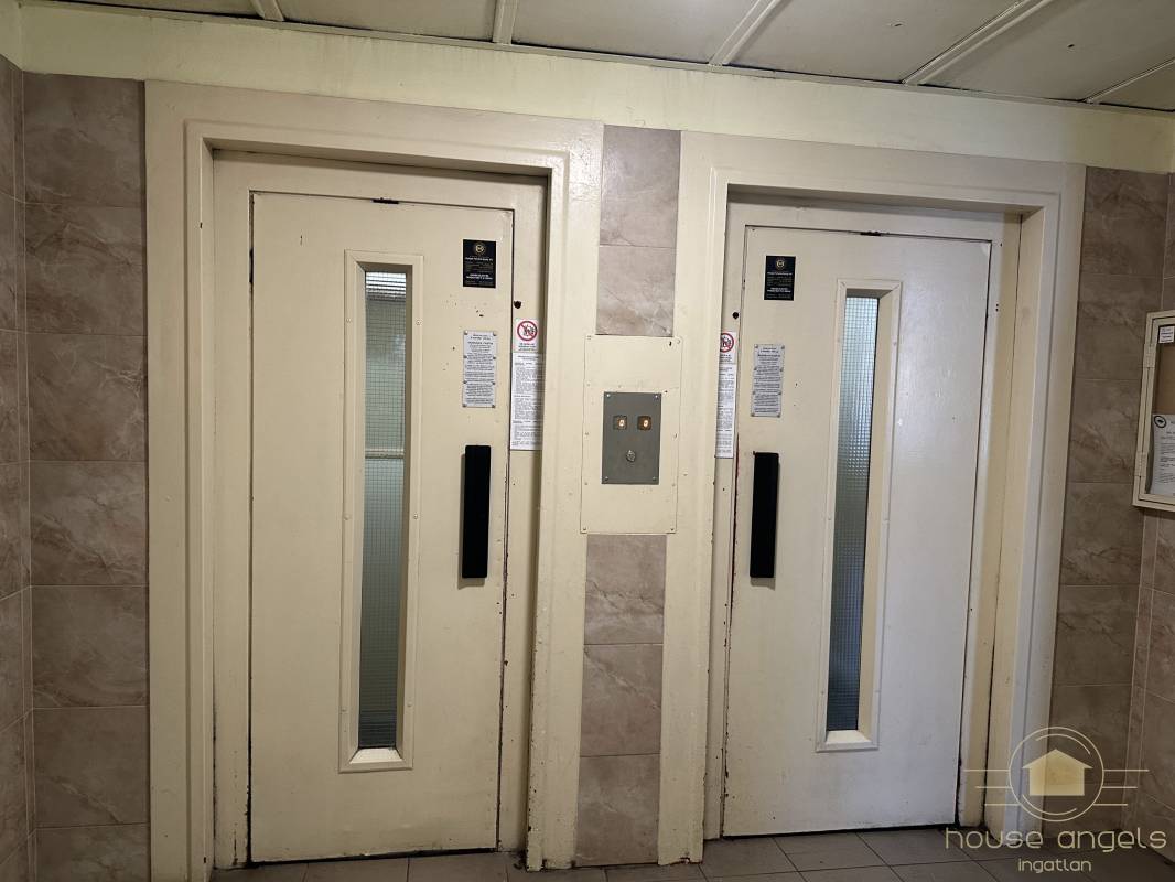 Gyönyörűen felújított 2 szobás lakás eladó az Újlak utcában