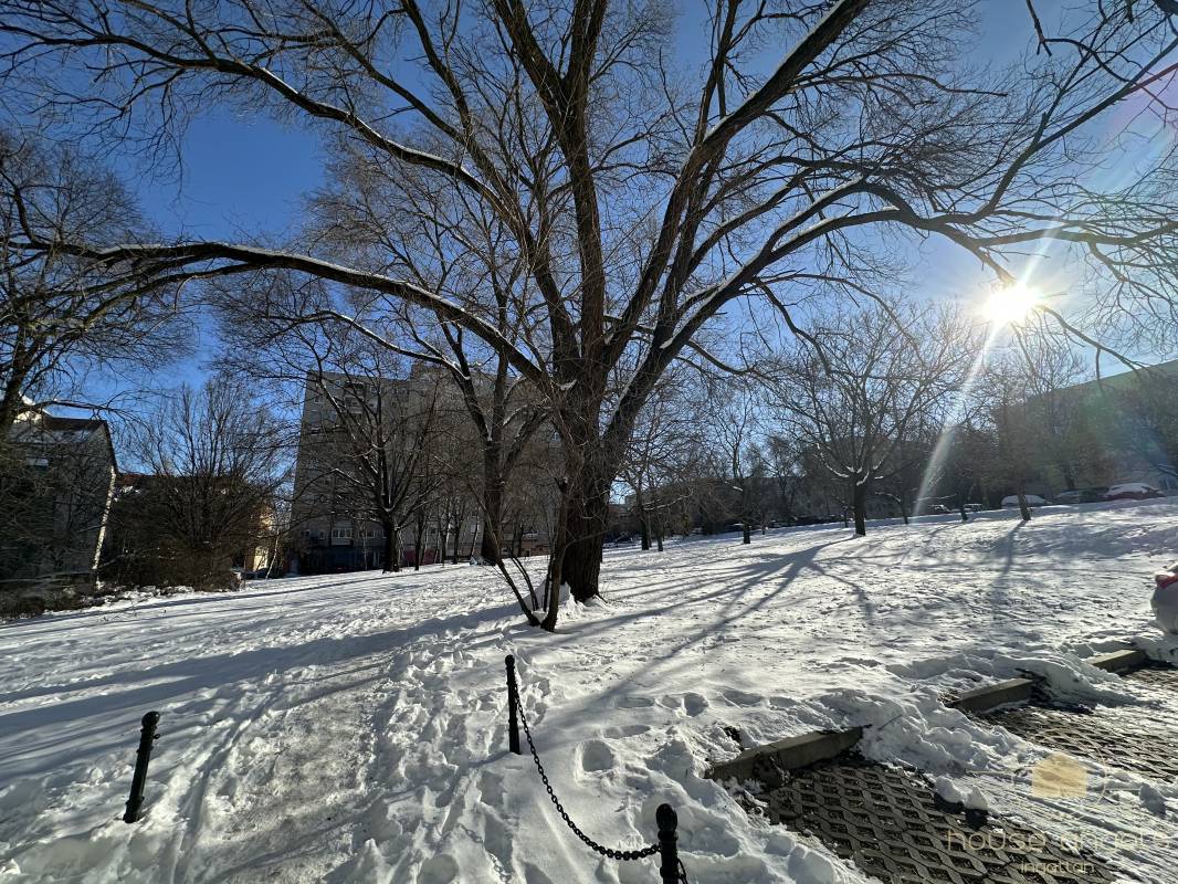 Gyönyörűen felújított 2 szobás lakás eladó az Újlak utcában