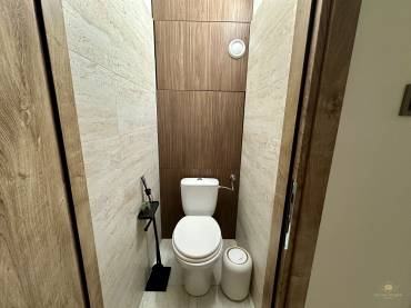 Gyönyörűen felújított 2 szobás lakás eladó az Újlak utcában