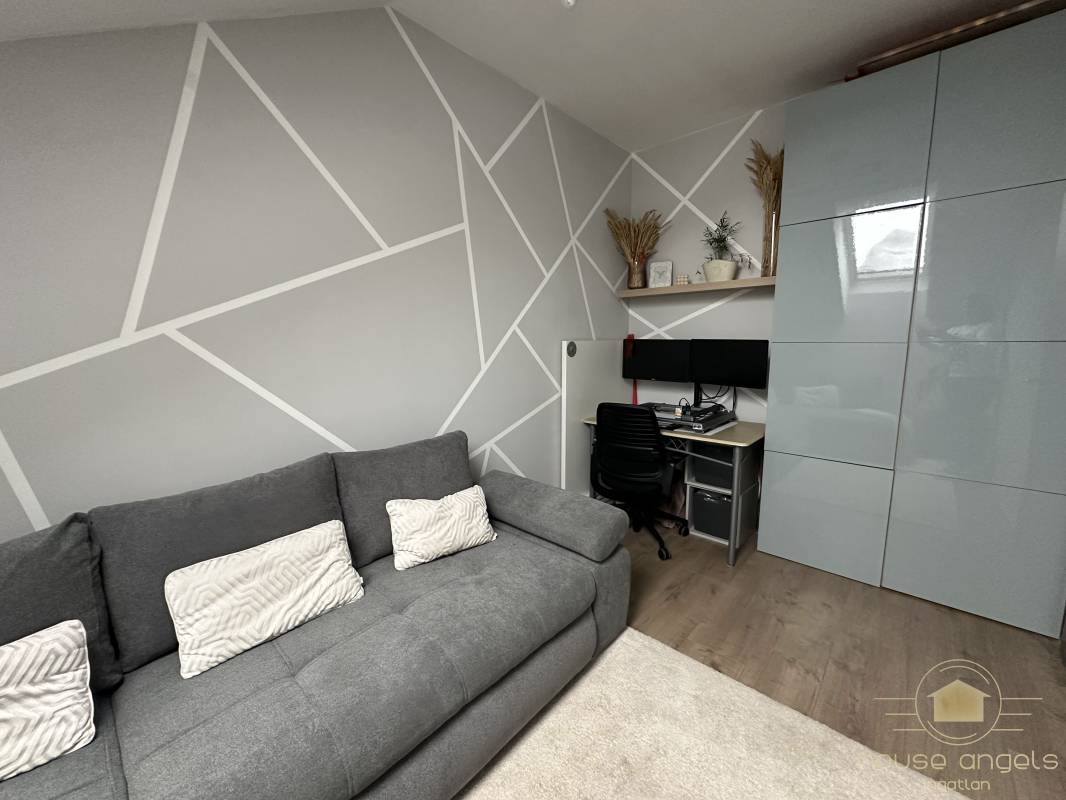 Eladó 4 szobás meseszép családi otthon Pécelen