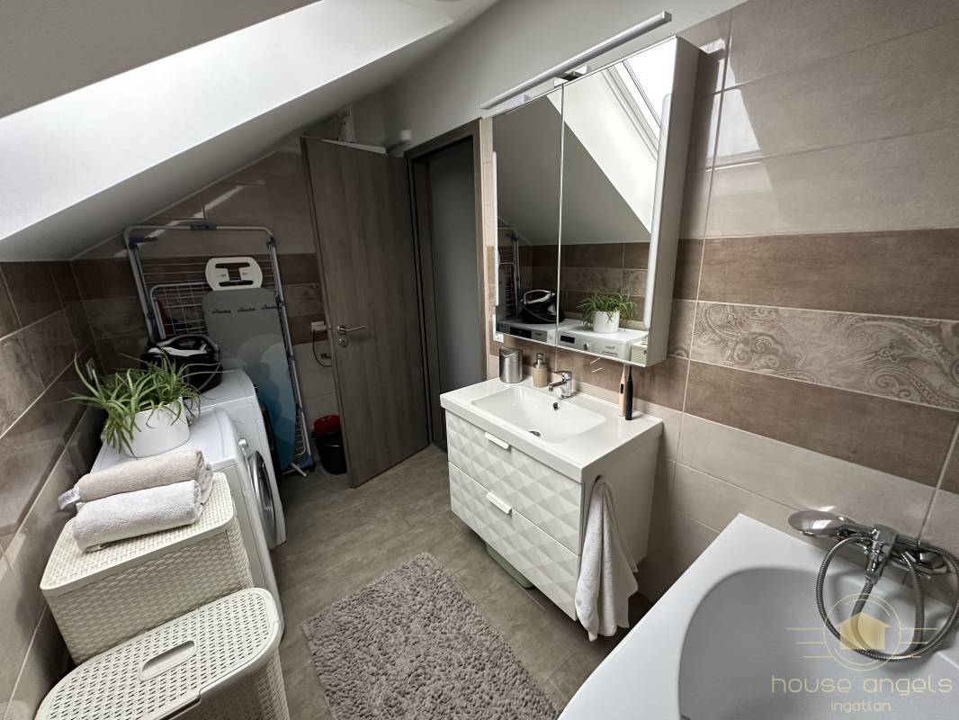 Eladó 4 szobás meseszép családi otthon Pécelen