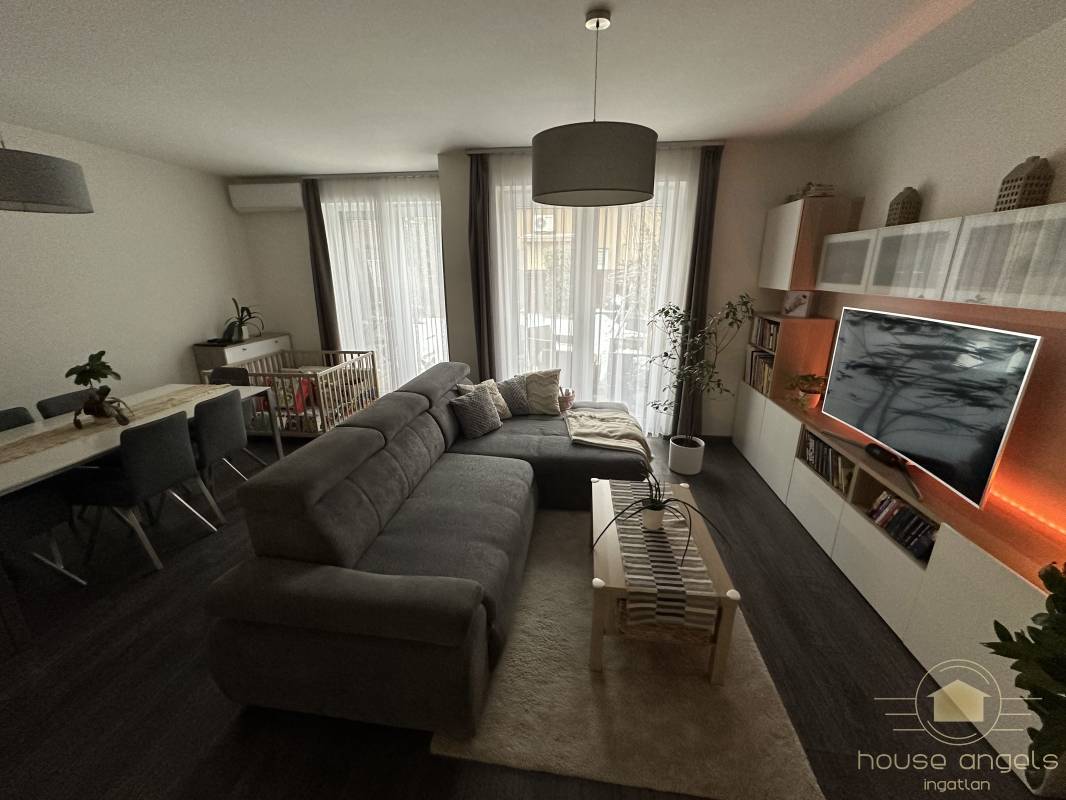 Eladó 4 szobás meseszép családi otthon Pécelen