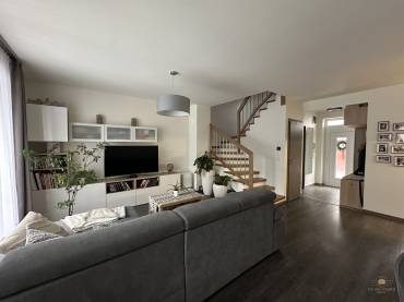 Eladó 4 szobás meseszép családi otthon Pécelen