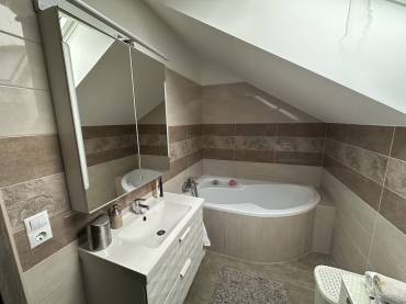 Eladó 4 szobás meseszép családi otthon Pécelen