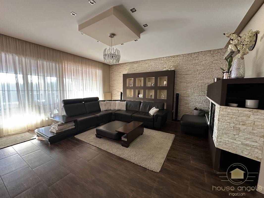 Eladó egy 4 hálószobás családi ház minőségi, luxus enteriőrrel  a XVII. kerület csendes részén