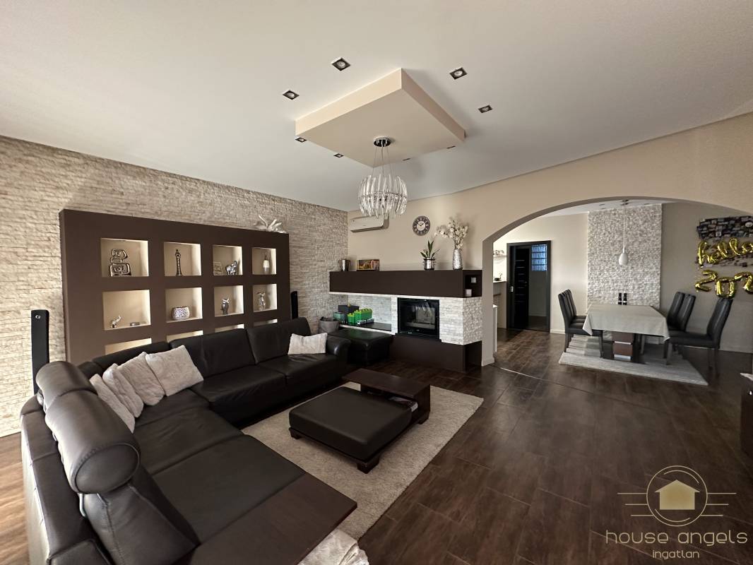 Eladó egy 4 hálószobás családi ház minőségi, luxus enteriőrrel  a XVII. kerület csendes részén